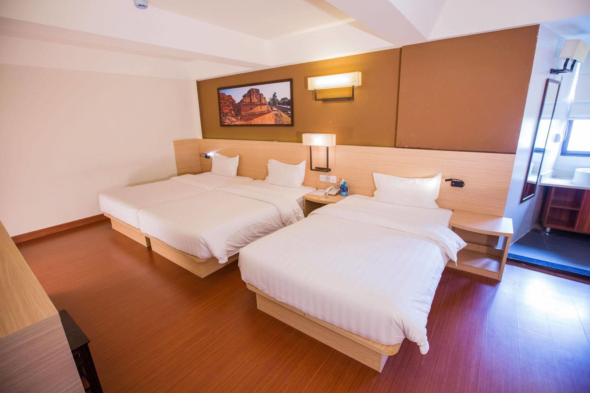 Chiang Roi 7 Days Inn Chiang Mai Extérieur photo