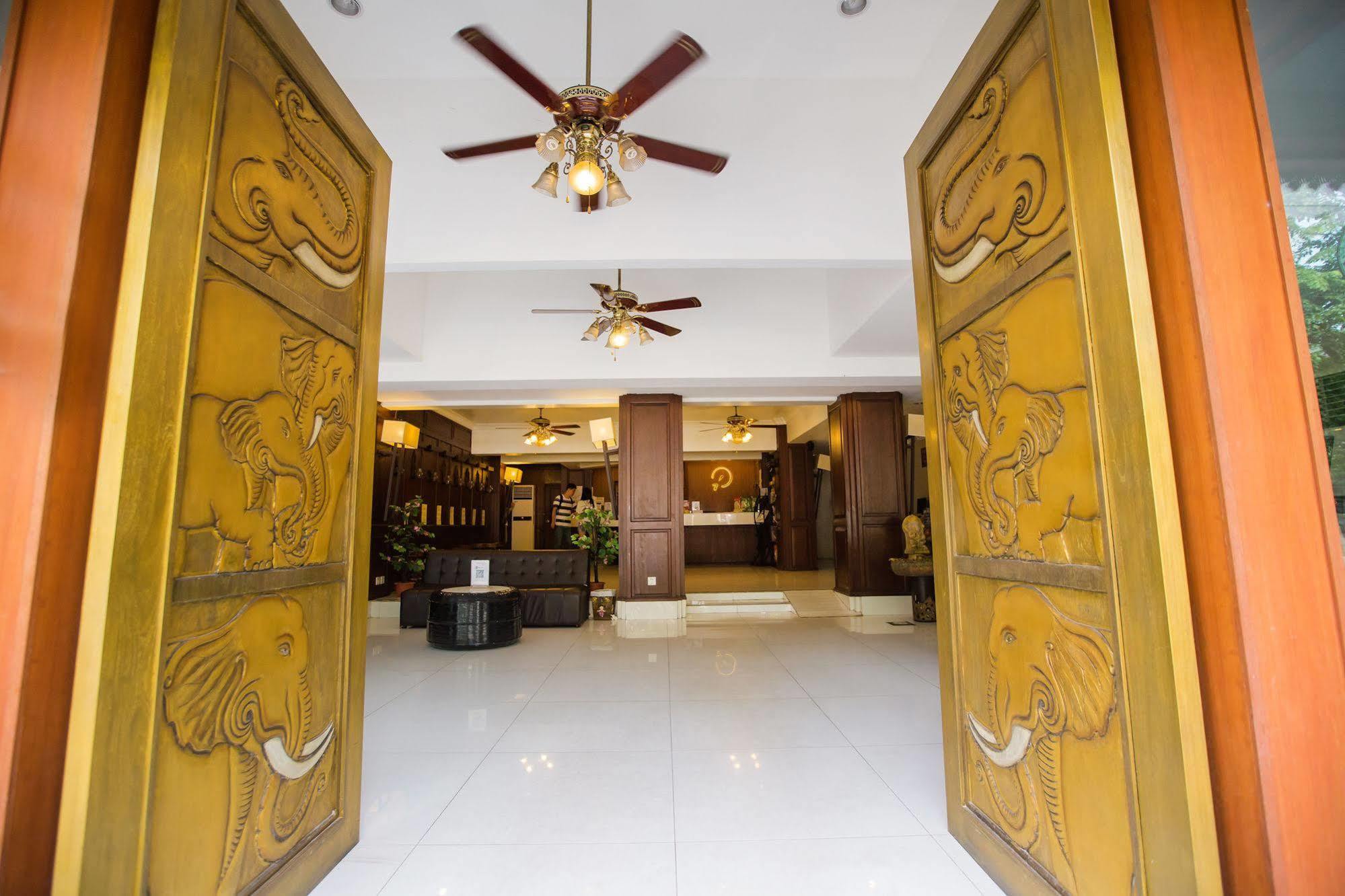 Chiang Roi 7 Days Inn Chiang Mai Extérieur photo